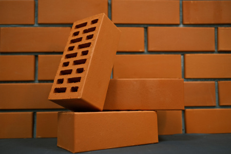 Арский кирпич лицевой 1.4НФ красный гладкий (без упаковки)